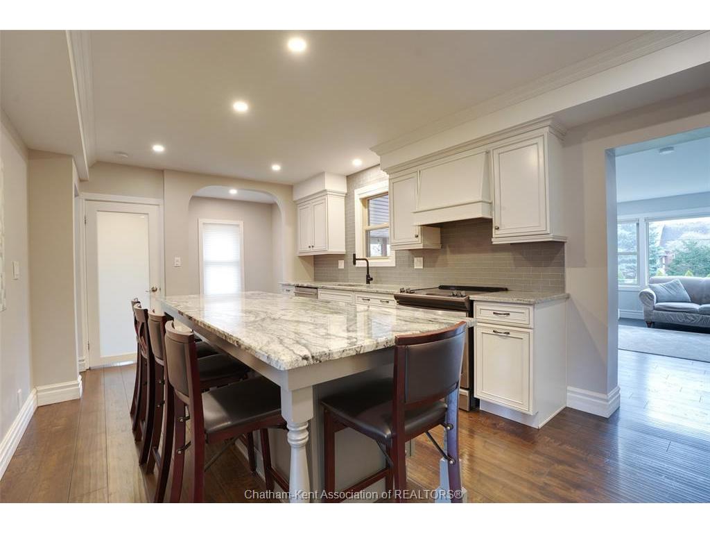 









16


Buckingham

Avenue,
Chatham,




ON
N7M 3B4

