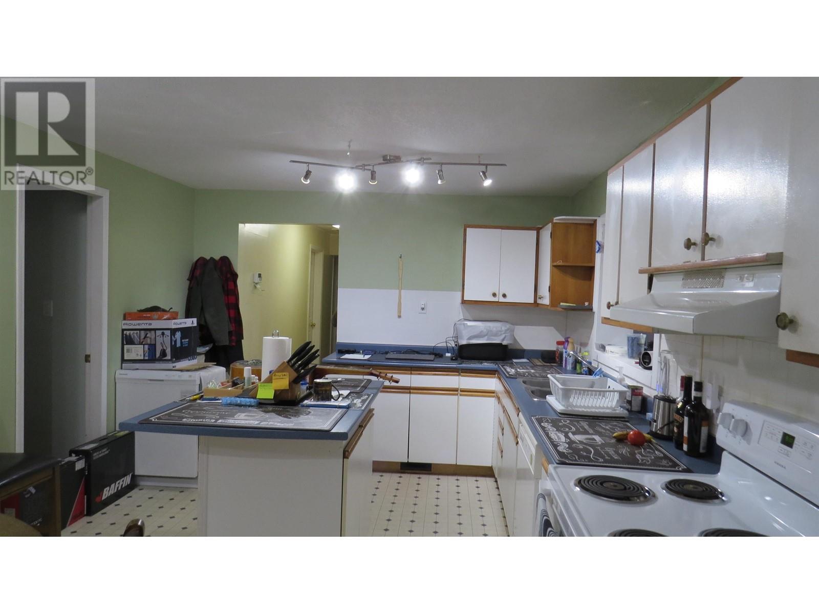 












942 MAPLE DRIVE

,
Quesnel,




British Columbia
V2J5M1

