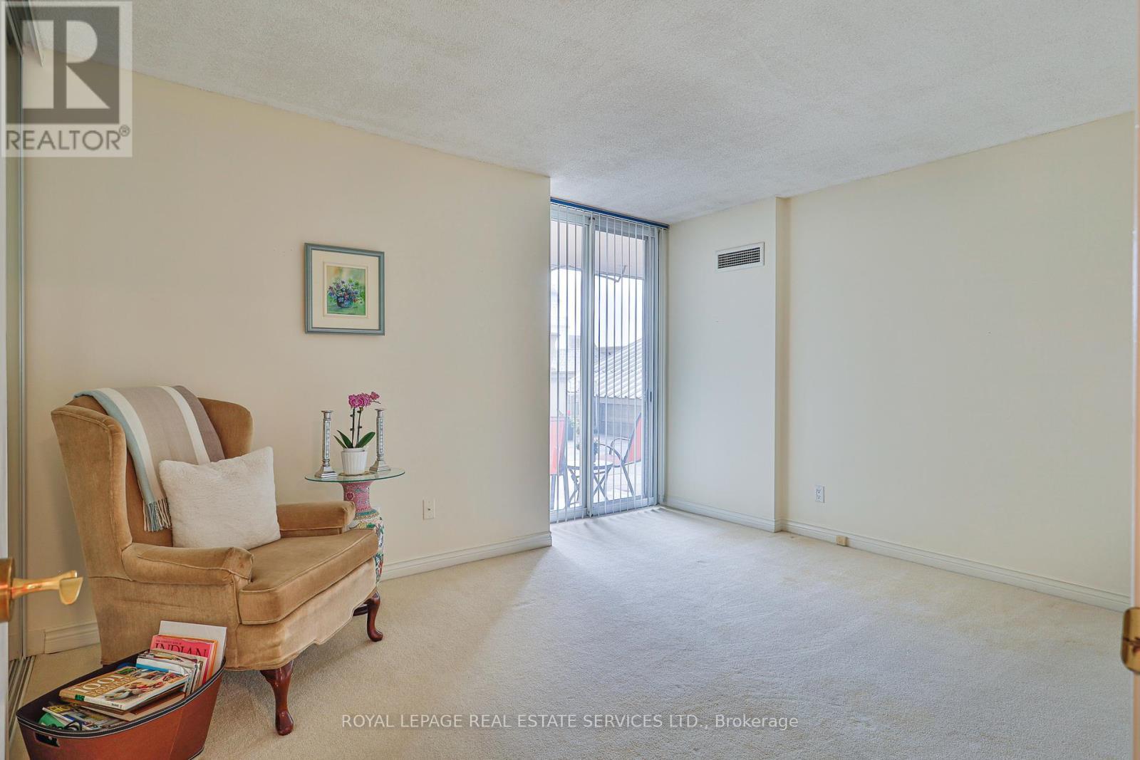 












308 - 2285 LAKE SHORE BOULEVARD W

,
Toronto,




Ontario
M8V3X9

