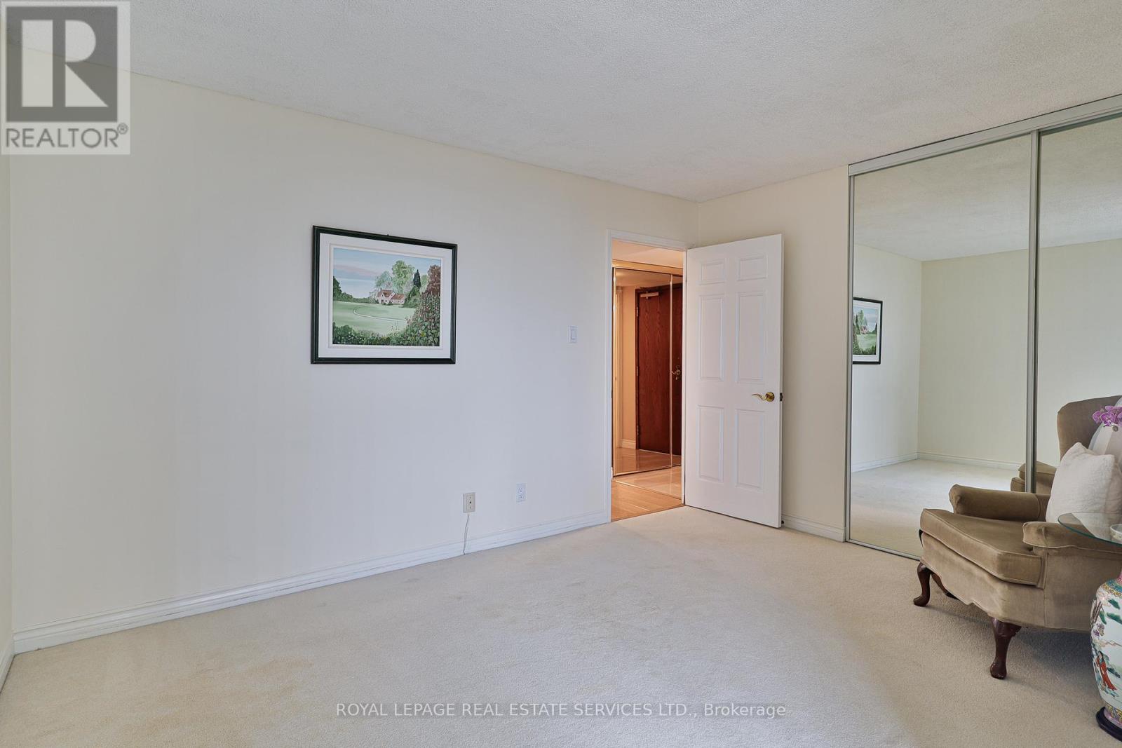 












308 - 2285 LAKE SHORE BOULEVARD W

,
Toronto,




Ontario
M8V3X9

