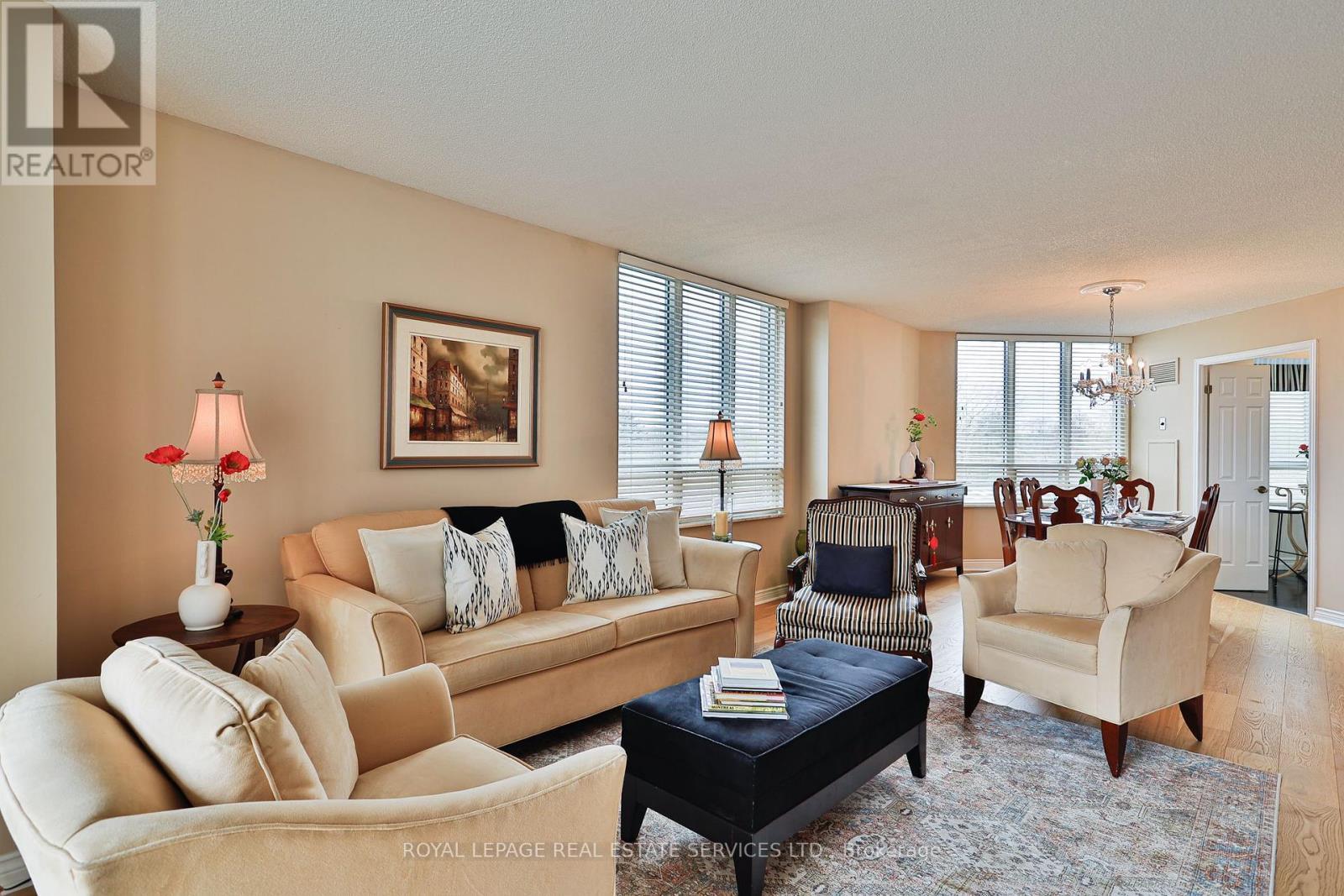 












308 - 2285 LAKE SHORE BOULEVARD W

,
Toronto,




Ontario
M8V3X9

