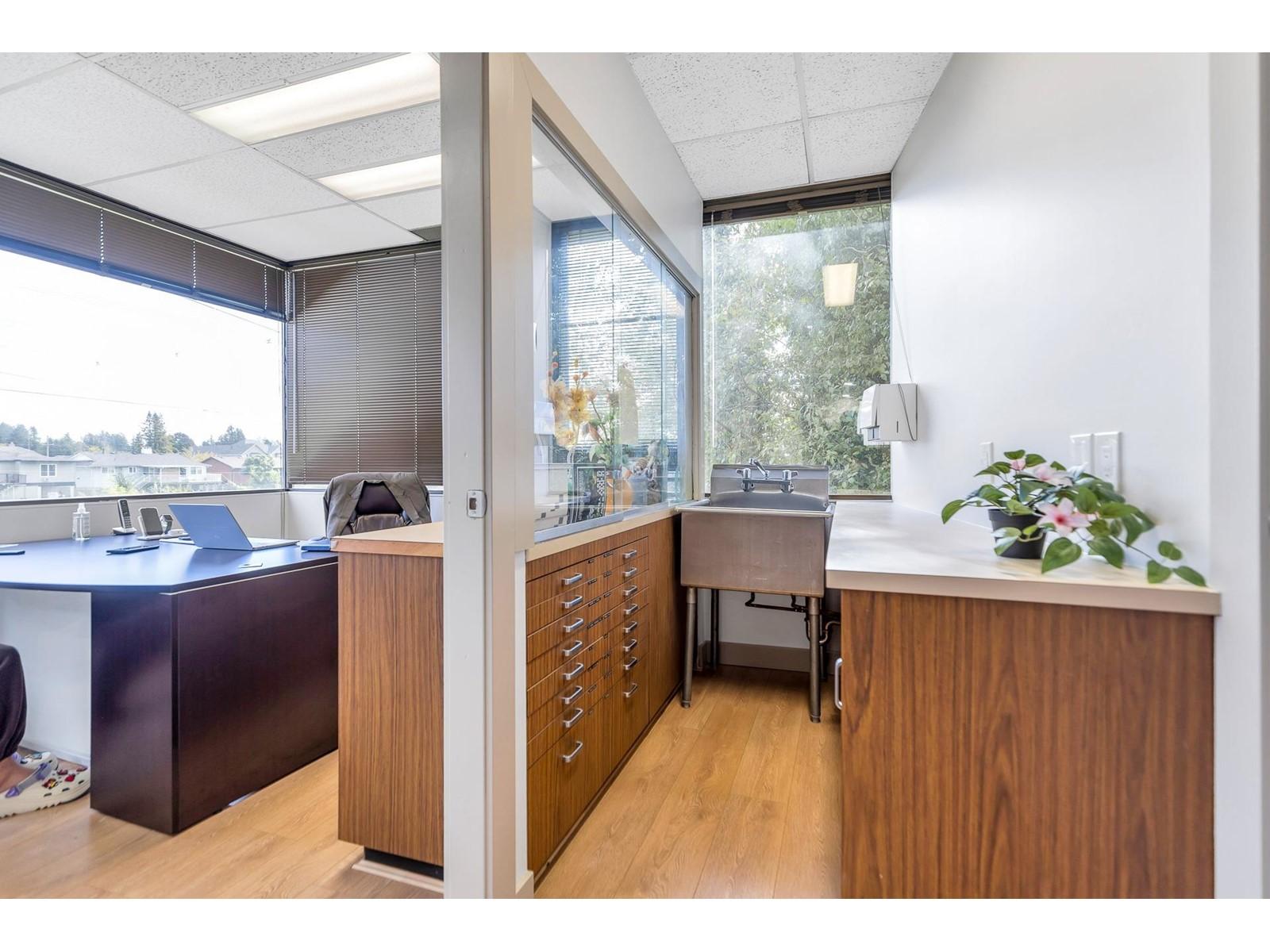 












207 13798 94A AVENUE

,
Surrey,




British Columbia
V3V1N1

