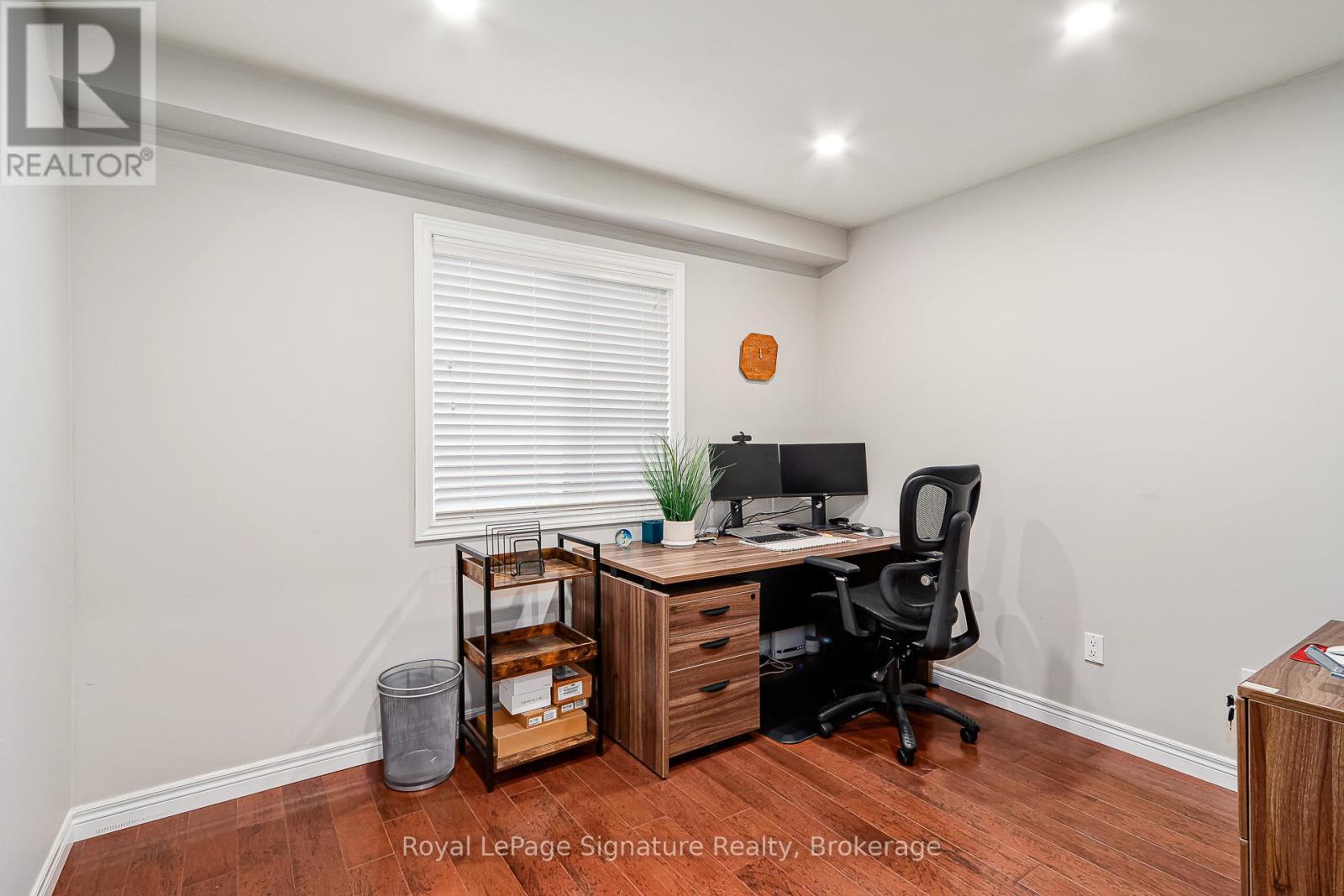 












31 BROOKE AVENUE

,
Collingwood,




Ontario
L9Y5L2

