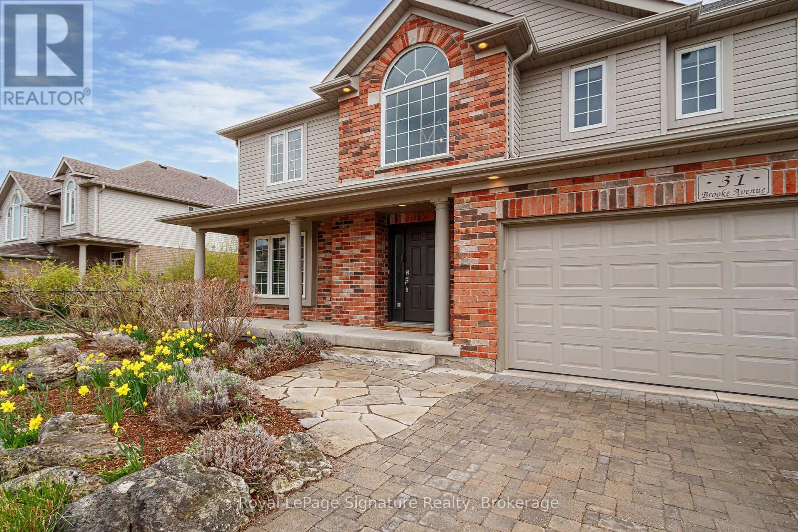 












31 BROOKE AVENUE

,
Collingwood,




Ontario
L9Y5L2

