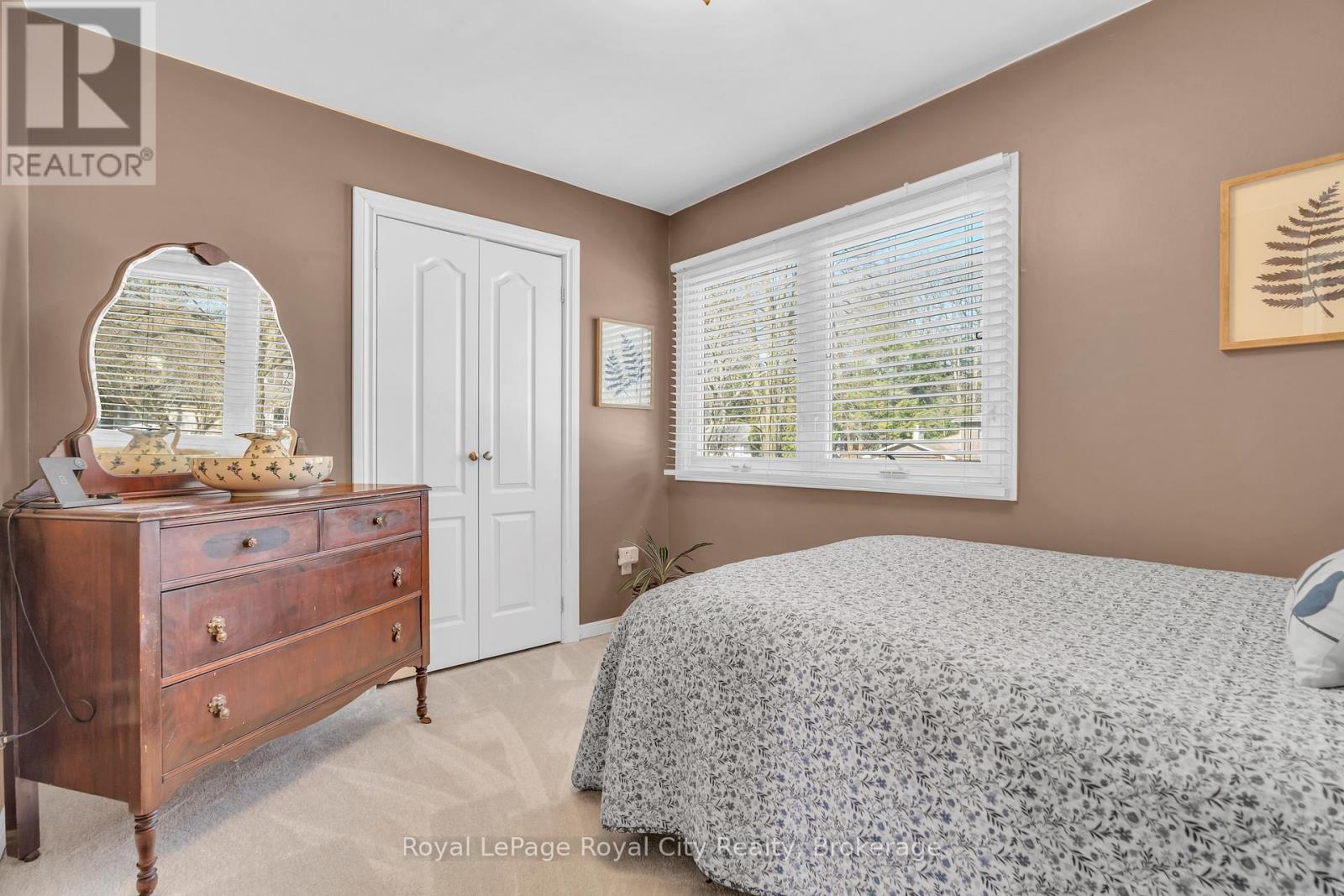 












1548 TROIKA COURT

,
Mississauga (Lorne Park),




Ontario
L5J4C4

