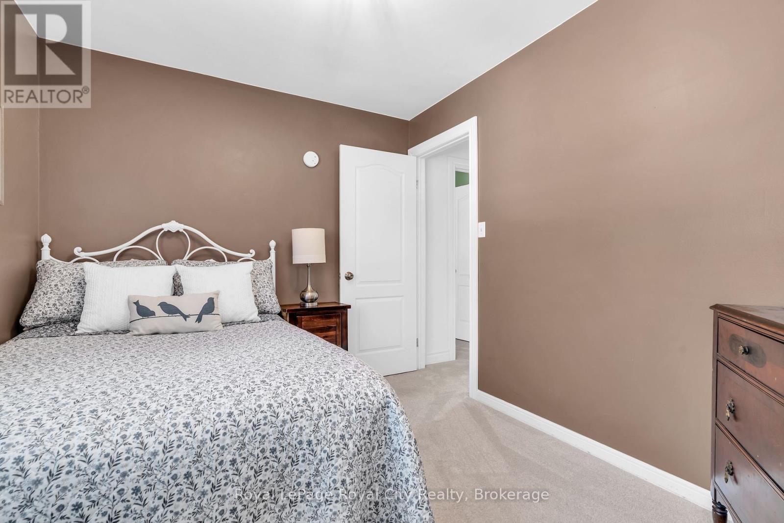 












1548 TROIKA COURT

,
Mississauga (Lorne Park),




Ontario
L5J4C4

