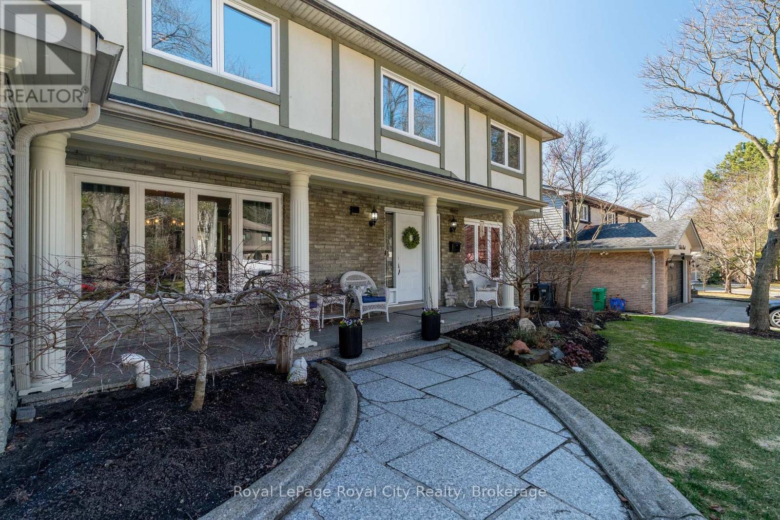 












1548 TROIKA COURT

,
Mississauga (Lorne Park),




Ontario
L5J4C4

