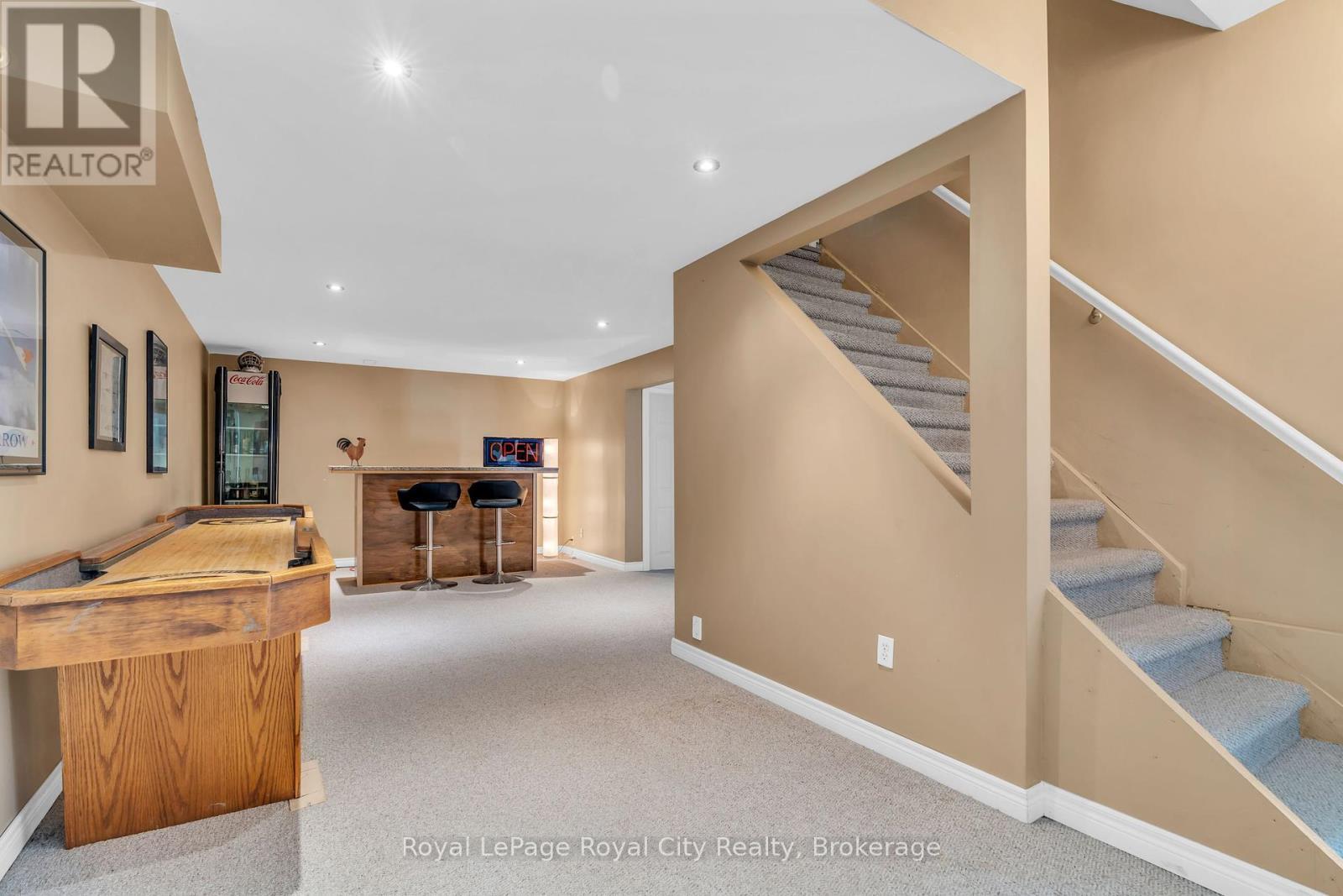 












1548 TROIKA COURT

,
Mississauga (Lorne Park),




Ontario
L5J4C4

