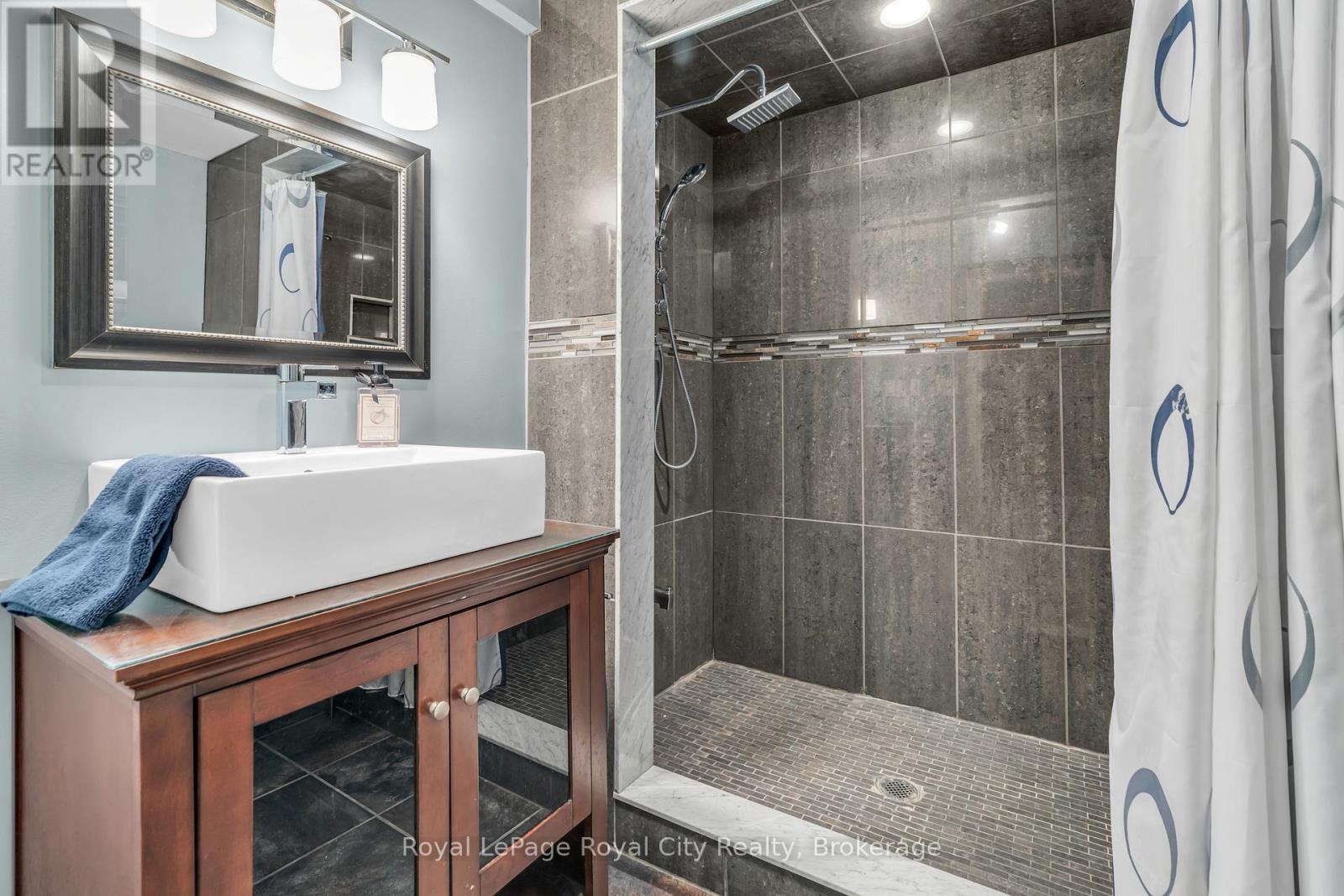 












1548 TROIKA COURT

,
Mississauga (Lorne Park),




Ontario
L5J4C4

