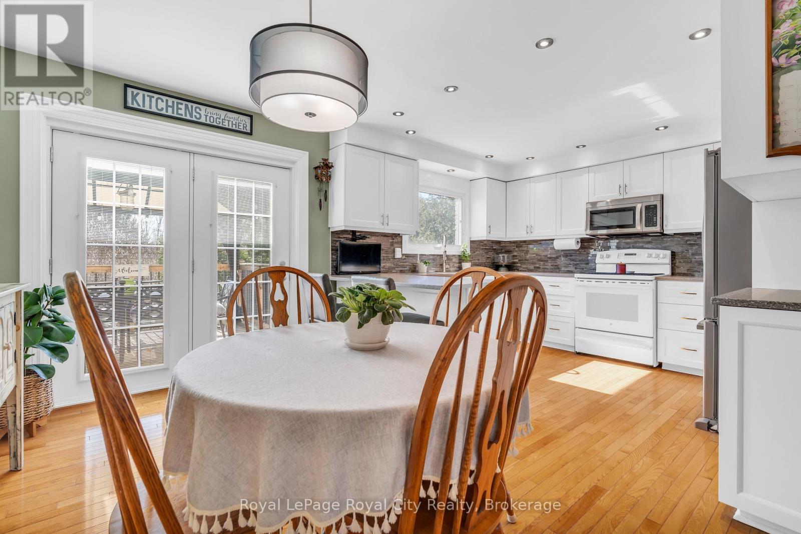 












1548 TROIKA COURT

,
Mississauga (Lorne Park),




Ontario
L5J4C4

