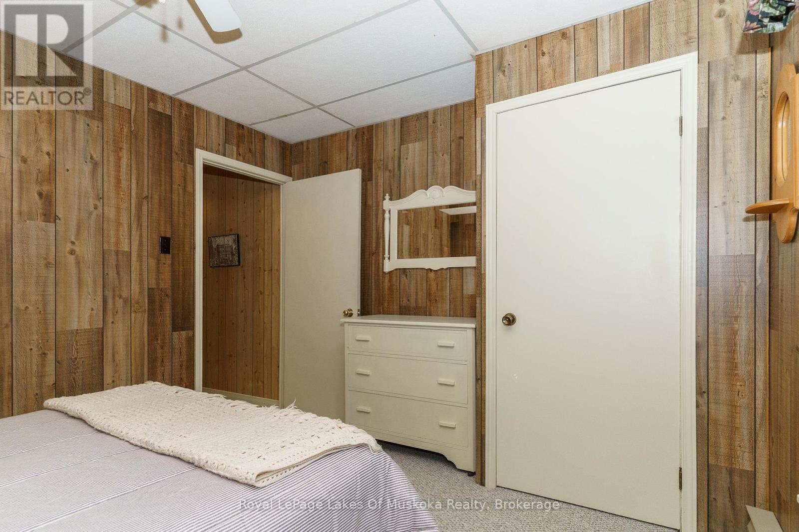 












2401 BEAR LAKE ROAD

,
Algonquin Highlands (Livingstone),




Ontario
P0A1E0


