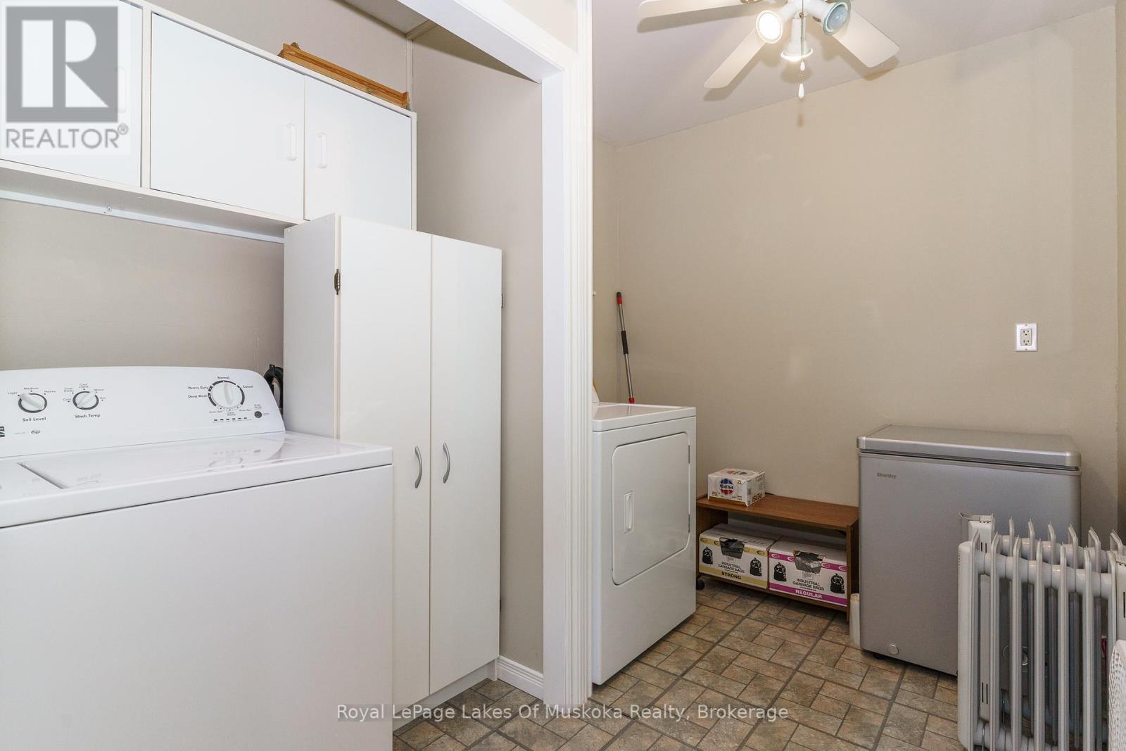 












2401 BEAR LAKE ROAD

,
Algonquin Highlands (Livingstone),




Ontario
P0A1E0

