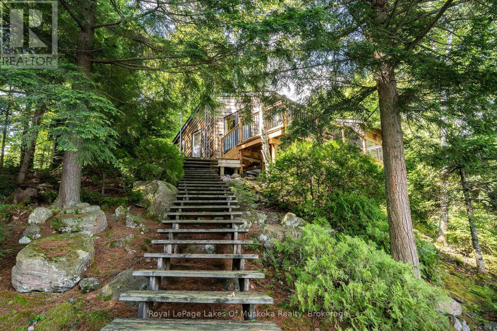 












2401 BEAR LAKE ROAD

,
Algonquin Highlands (Livingstone),




Ontario
P0A1E0

