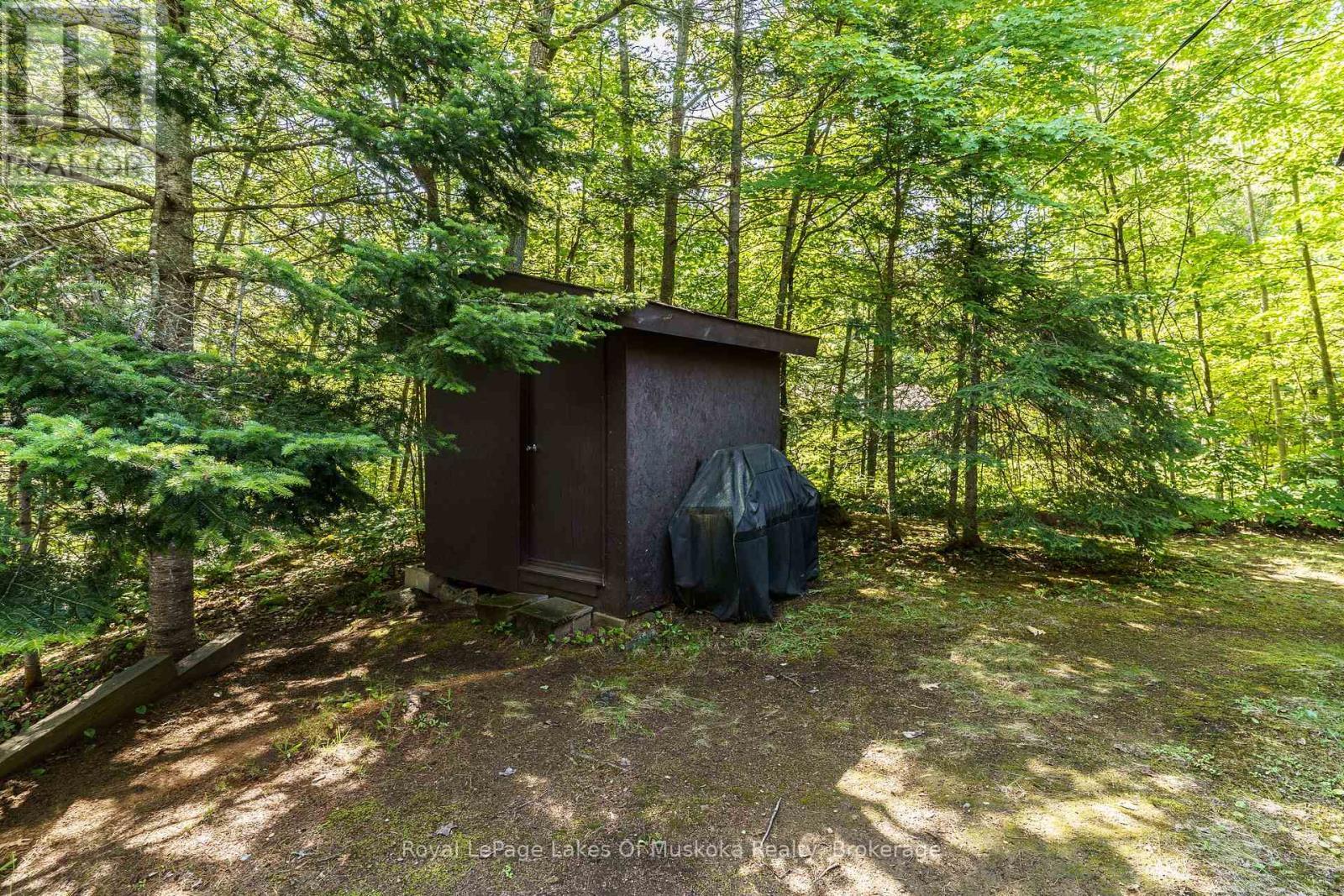 












2401 BEAR LAKE ROAD

,
Algonquin Highlands (Livingstone),




Ontario
P0A1E0

