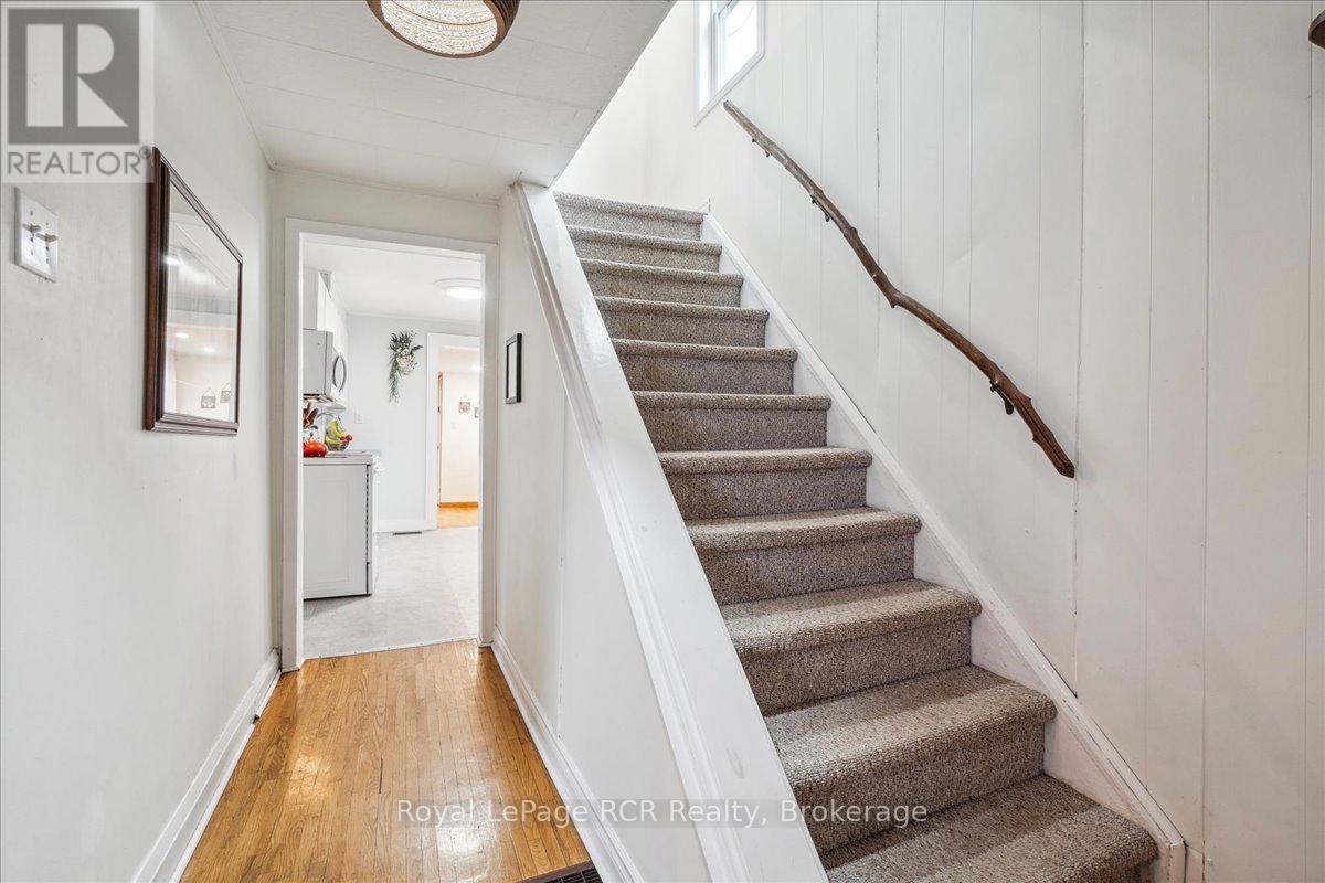












755 7TH AVENUE E

,
Owen Sound,




Ontario
N4K2Y2

