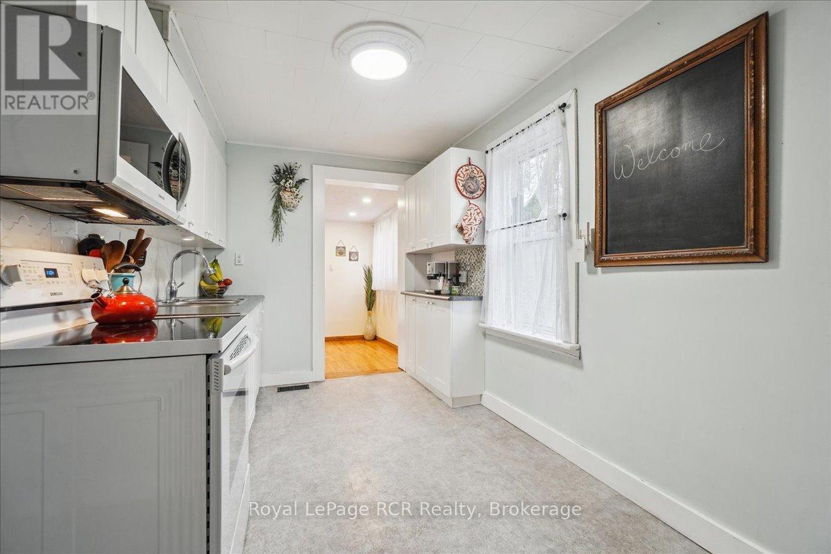 












755 7TH AVENUE E

,
Owen Sound,




Ontario
N4K2Y2


