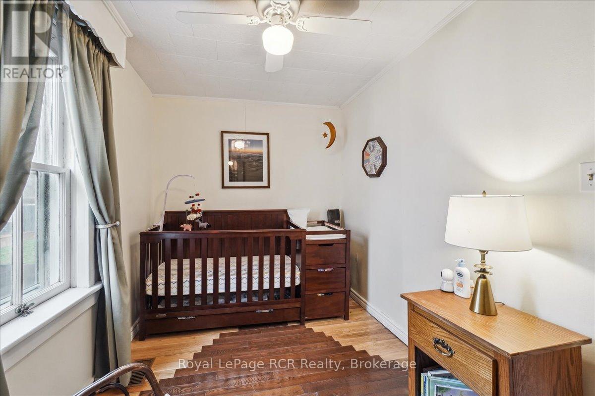 












755 7TH AVENUE E

,
Owen Sound,




Ontario
N4K2Y2

