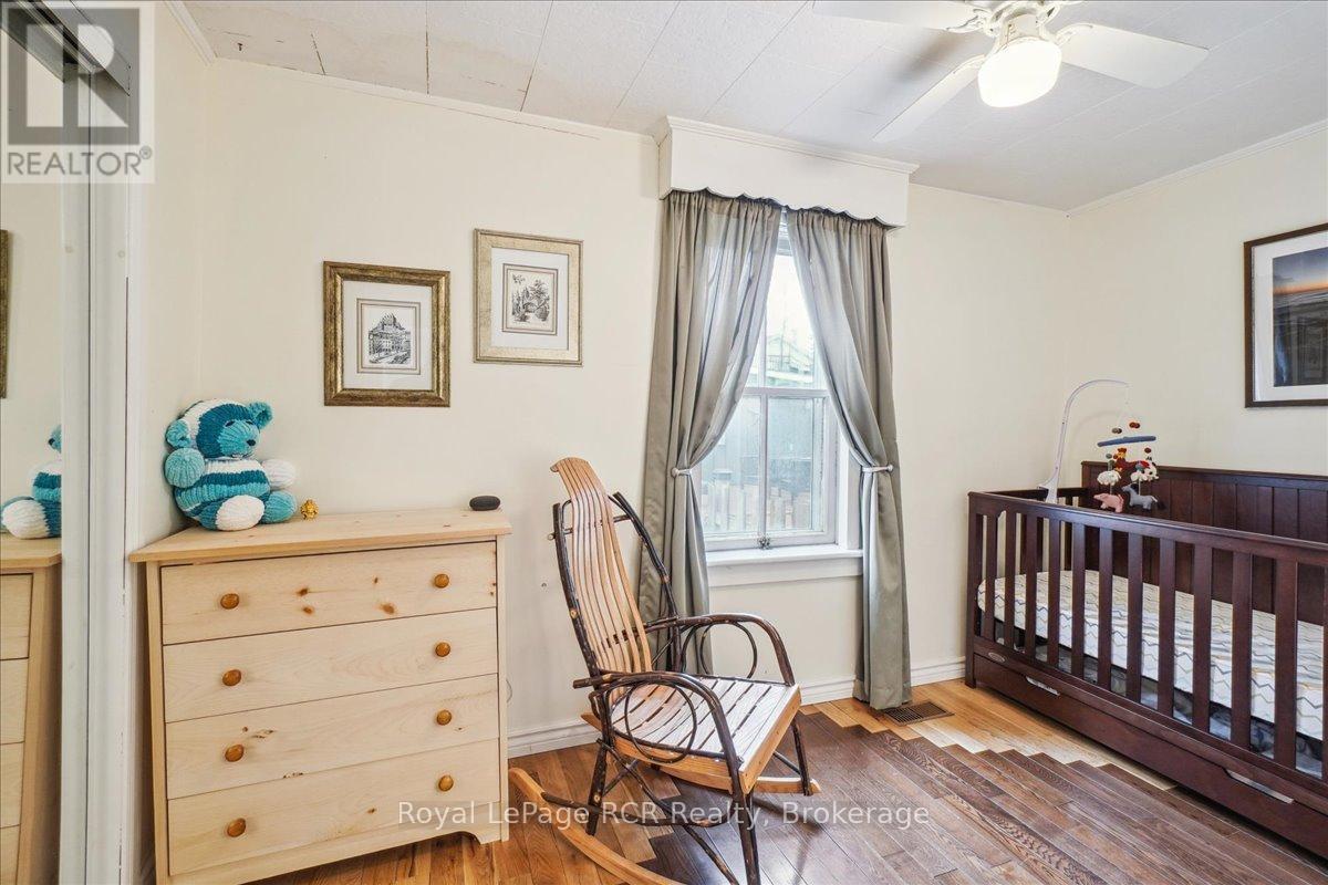 












755 7TH AVENUE E

,
Owen Sound,




Ontario
N4K2Y2

