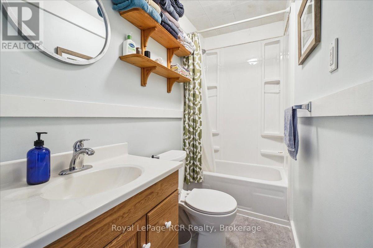 












755 7TH AVENUE E

,
Owen Sound,




Ontario
N4K2Y2

