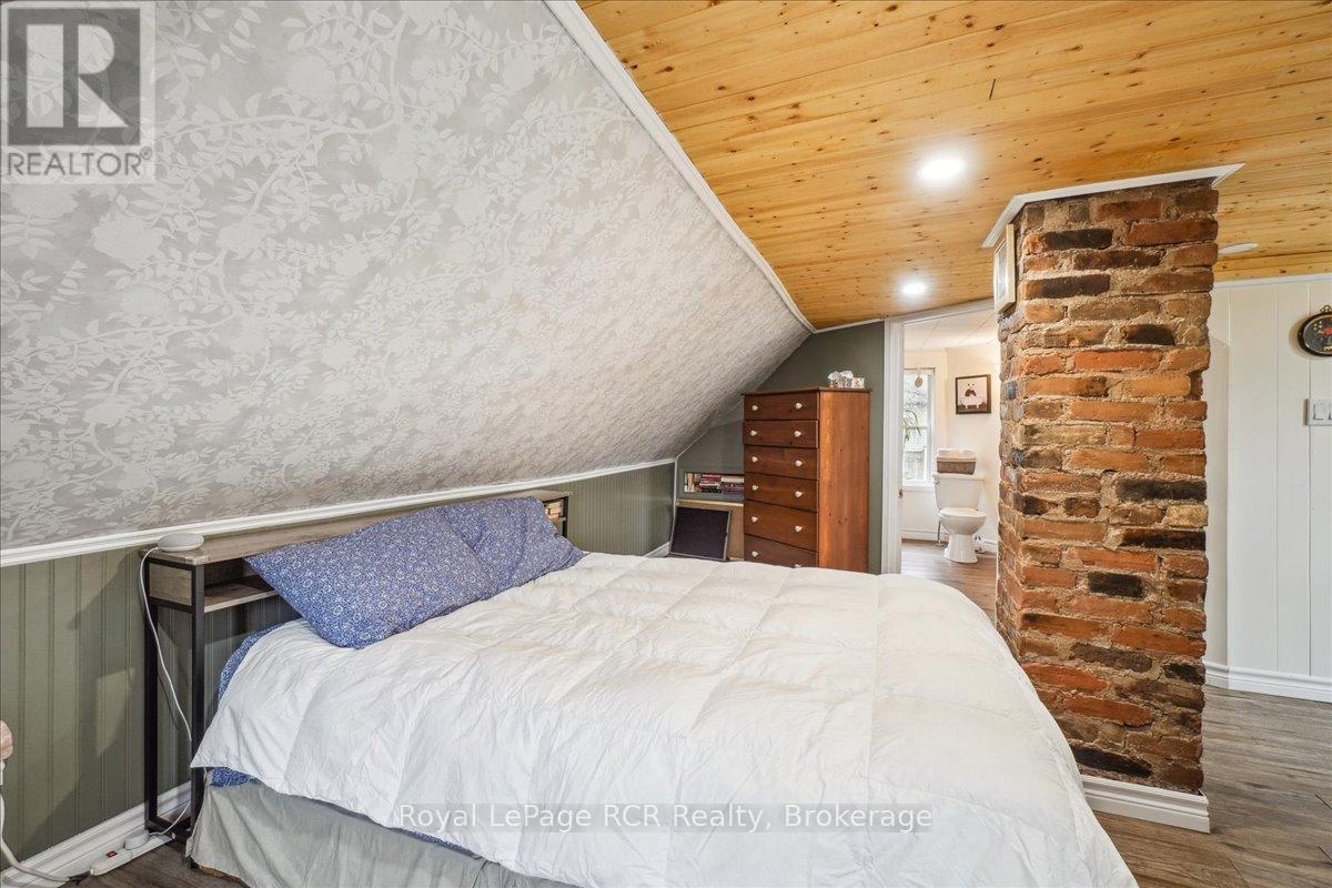 












755 7TH AVENUE E

,
Owen Sound,




Ontario
N4K2Y2


