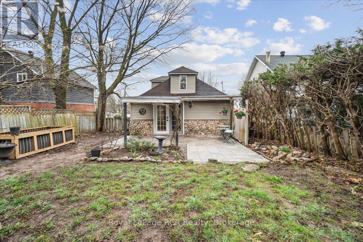












755 7TH AVENUE E

,
Owen Sound,




Ontario
N4K2Y2

