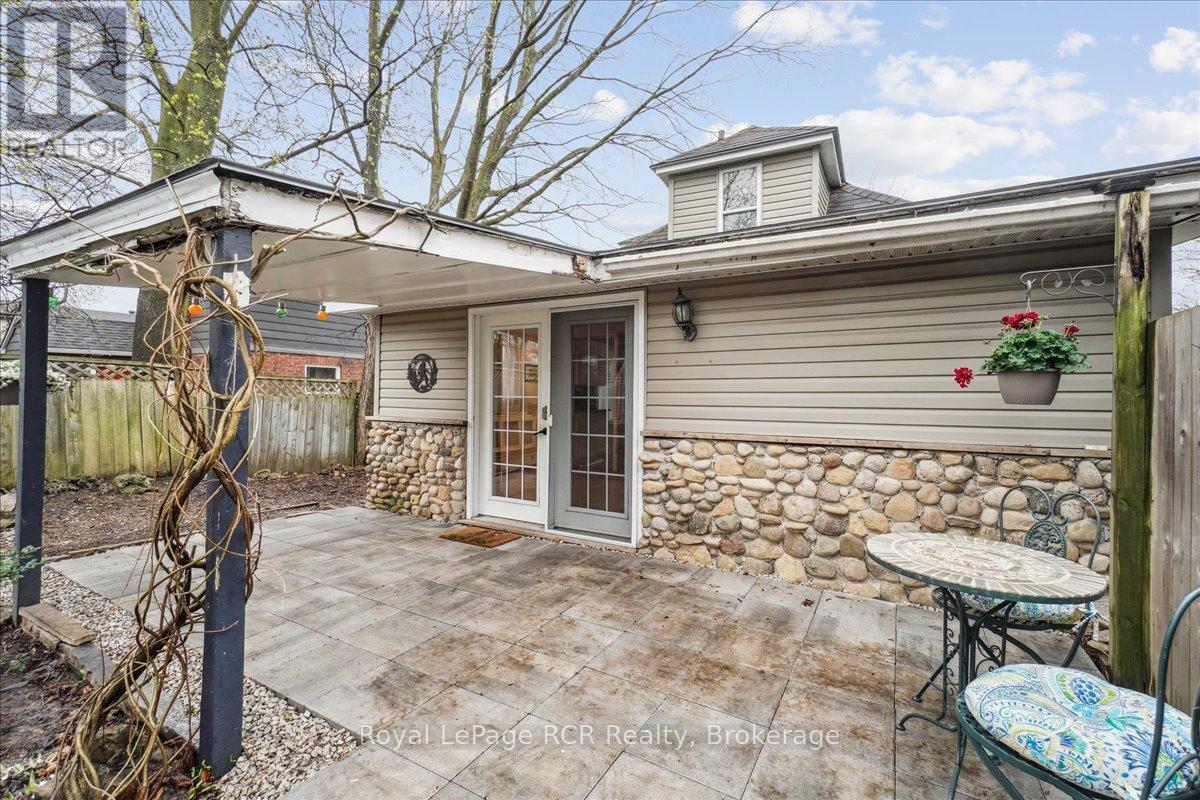 












755 7TH AVENUE E

,
Owen Sound,




Ontario
N4K2Y2

