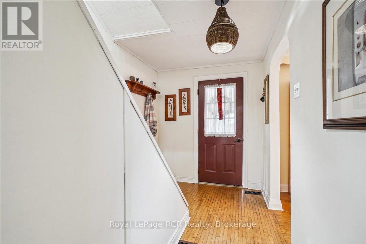 












755 7TH AVENUE E

,
Owen Sound,




Ontario
N4K2Y2

