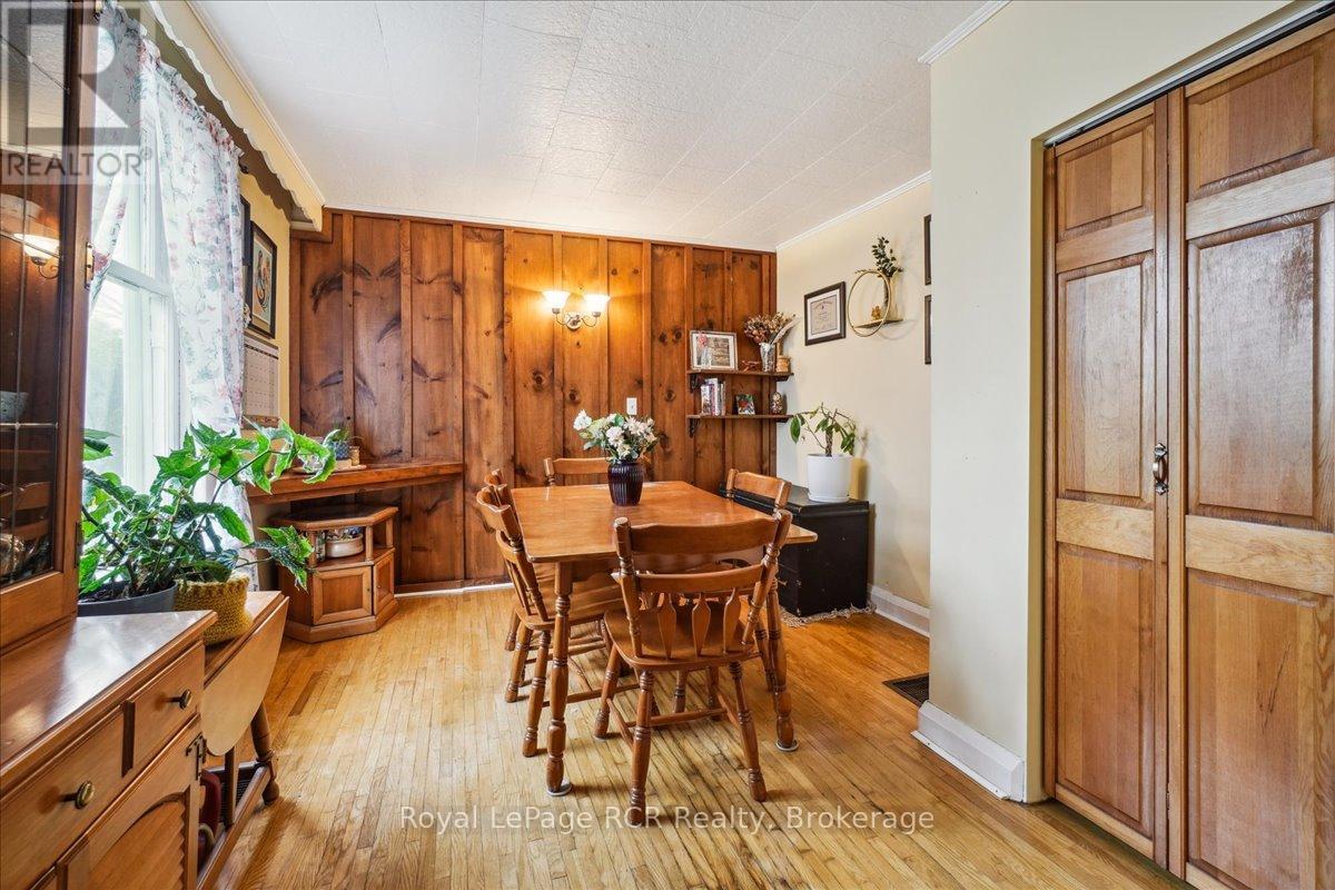 












755 7TH AVENUE E

,
Owen Sound,




Ontario
N4K2Y2

