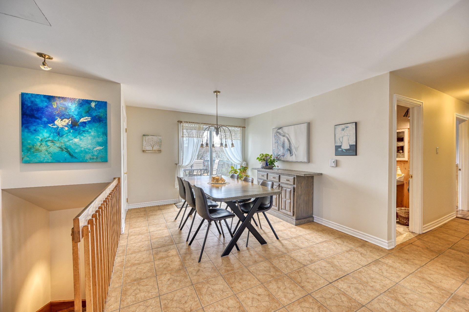 









1005

 - 1005A


Rue Nadon

,
Saint-Jérôme,




QC
J5L2B1

