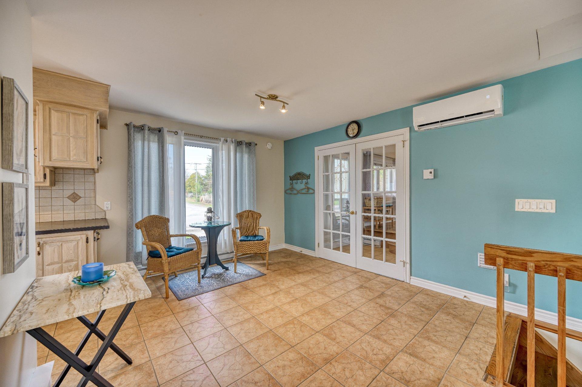 









1005

 - 1005A


Rue Nadon

,
Saint-Jérôme,




QC
J5L2B1

