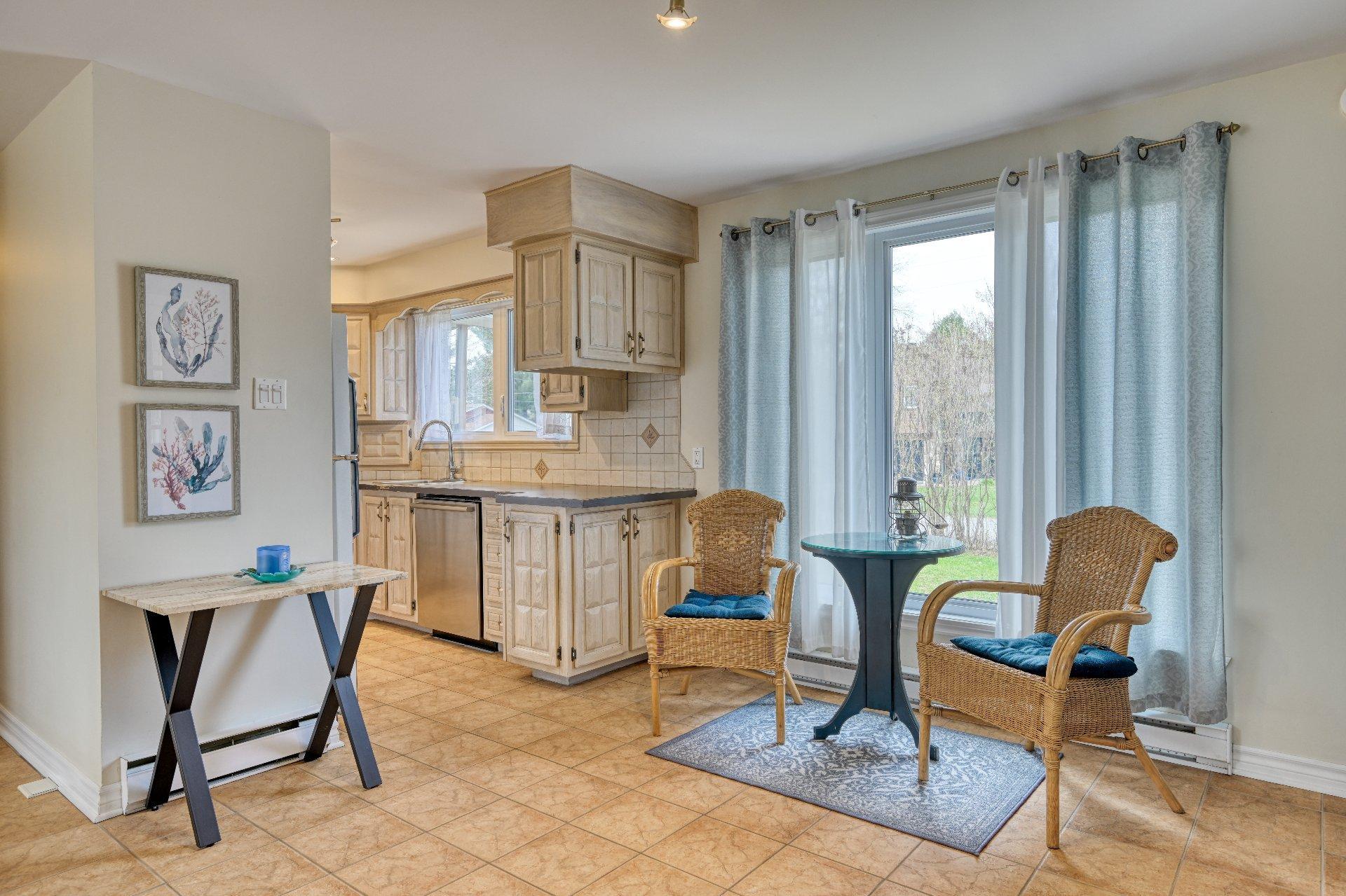 









1005

 - 1005A


Rue Nadon

,
Saint-Jérôme,




QC
J5L2B1

