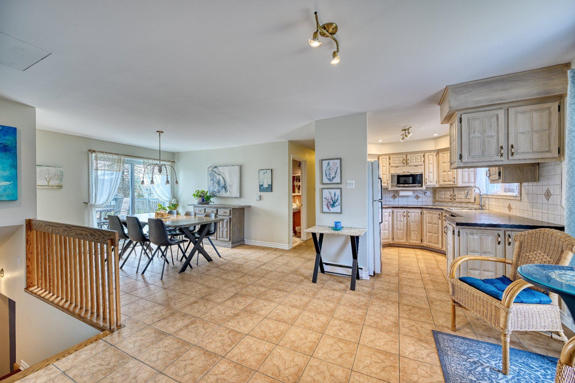 









1005

 - 1005A


Rue Nadon

,
Saint-Jérôme,




QC
J5L2B1

