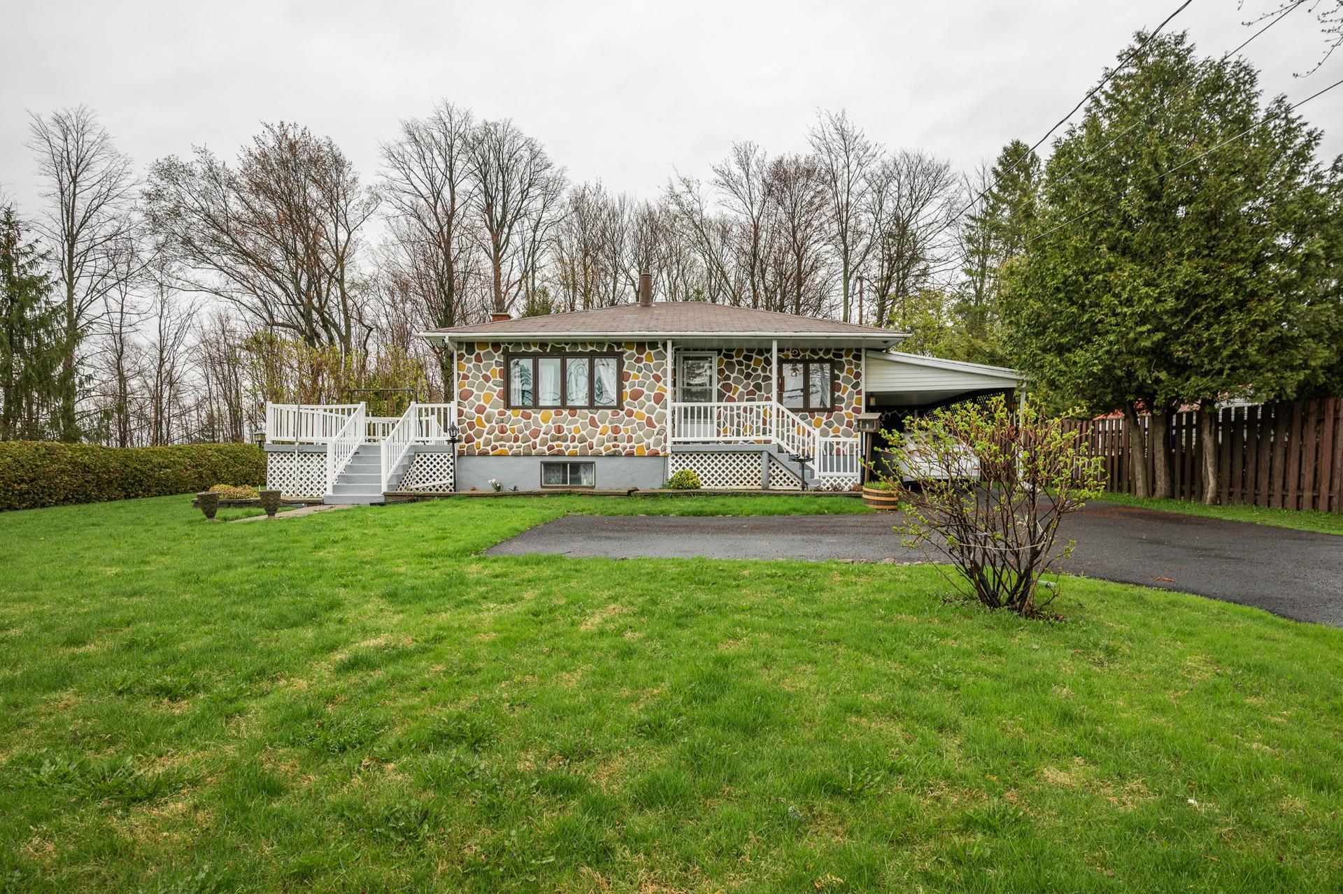 









67


Rg Kempt

,
Mont-Saint-Grégoire,




QC
J0J1K0

