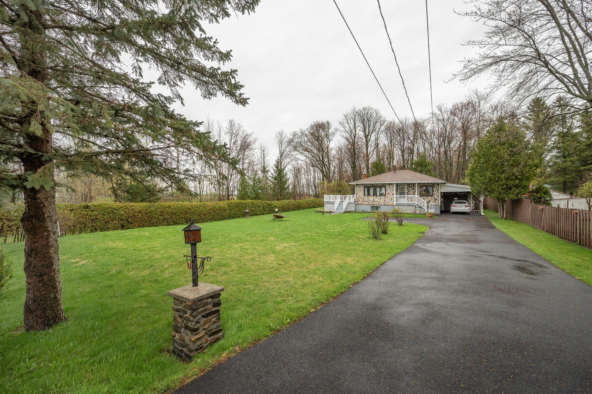 









67


Rg Kempt

,
Mont-Saint-Grégoire,




QC
J0J1K0

