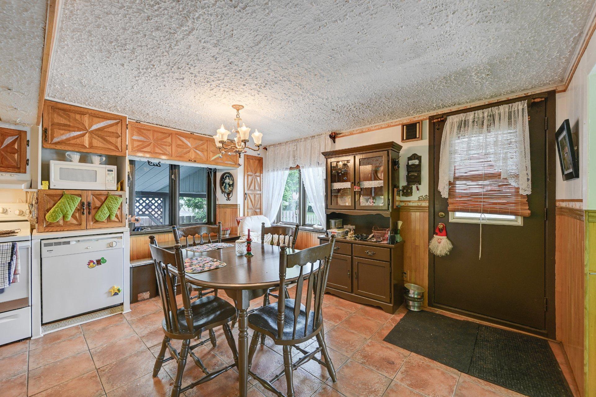 









67


Rg Kempt

,
Mont-Saint-Grégoire,




QC
J0J1K0

