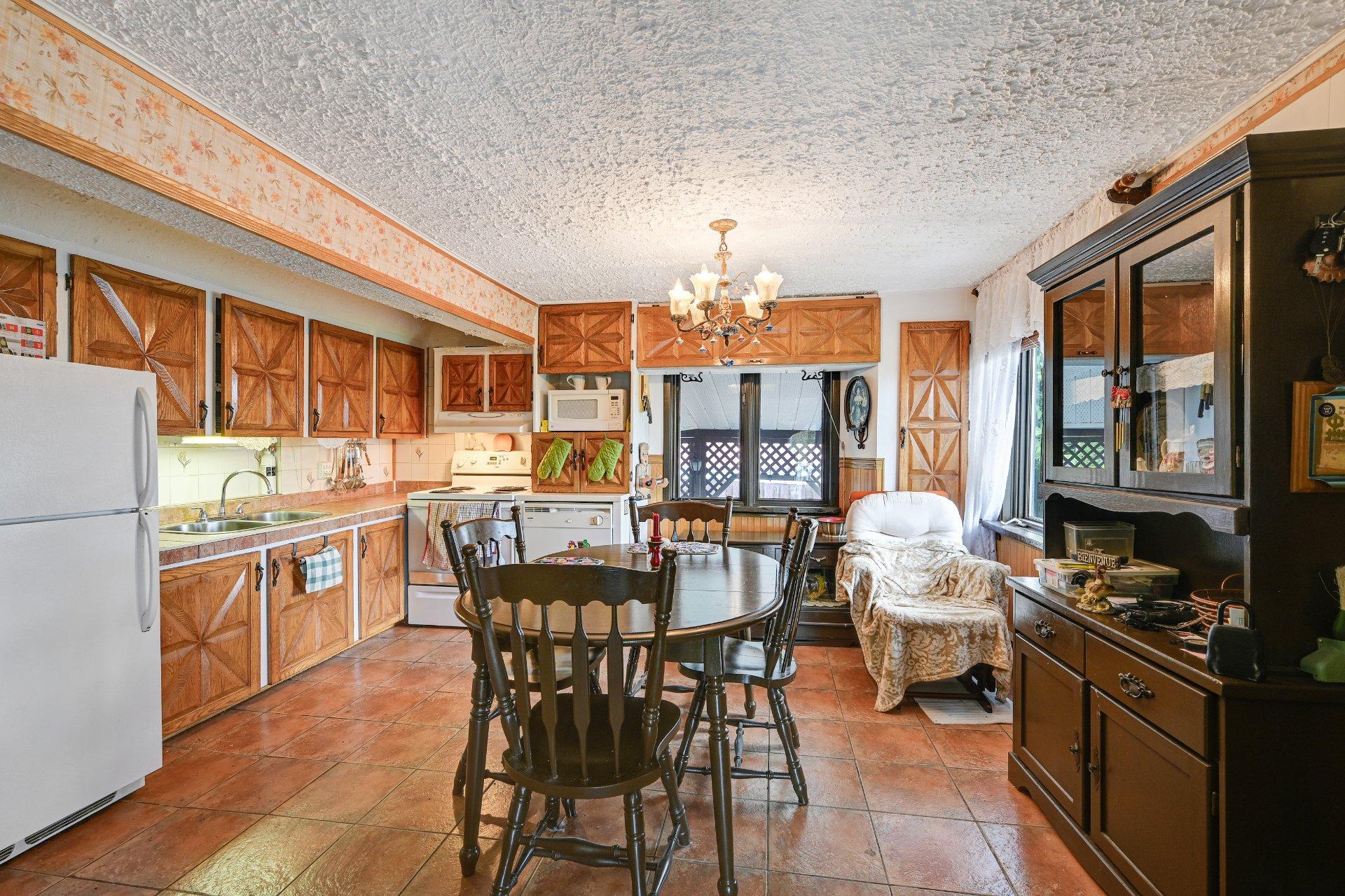 









67


Rg Kempt

,
Mont-Saint-Grégoire,




QC
J0J1K0

