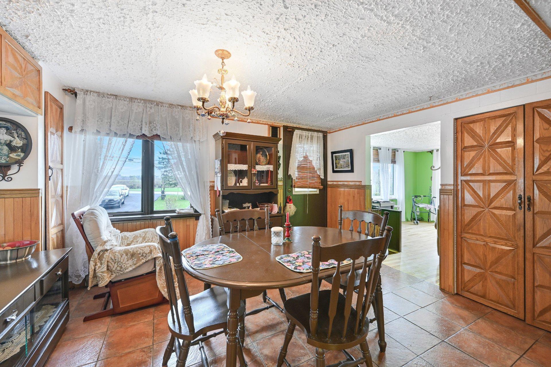 









67


Rg Kempt

,
Mont-Saint-Grégoire,




QC
J0J1K0

