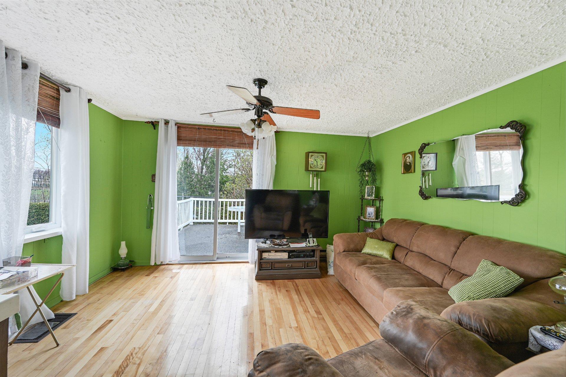 









67


Rg Kempt

,
Mont-Saint-Grégoire,




QC
J0J1K0


