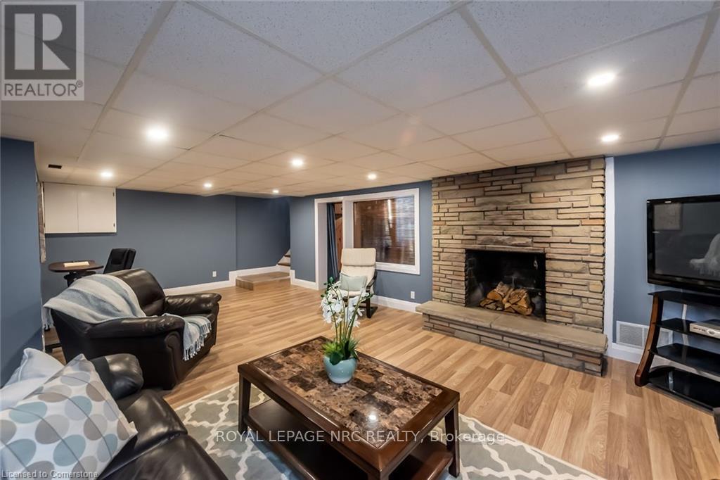 












162 VICTORIA AVENUE

,
Haldimand,




Ontario
N1A1A5

