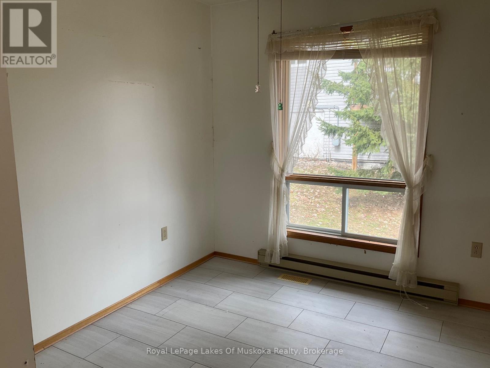 












60 HANES ROAD

,
Huntsville (Chaffey),




Ontario
P1H1M3

