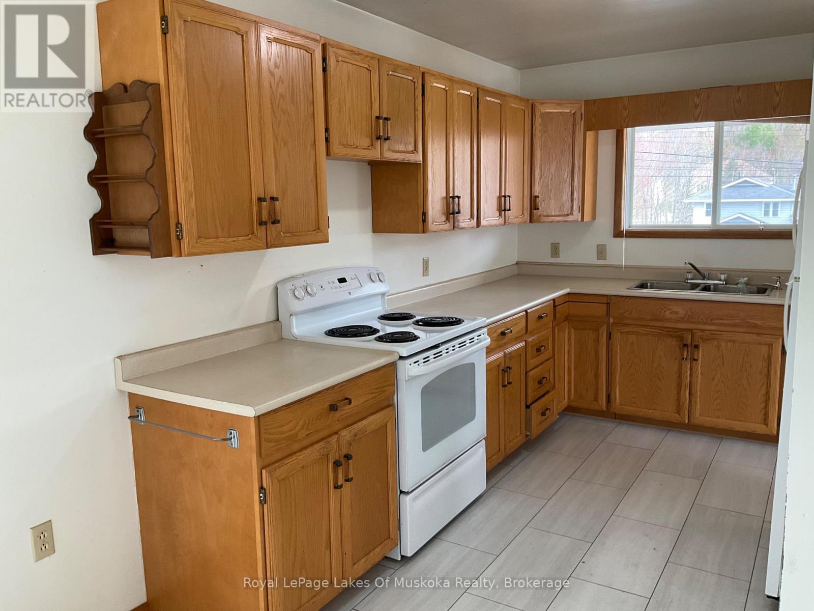 












60 HANES ROAD

,
Huntsville (Chaffey),




Ontario
P1H1M3

