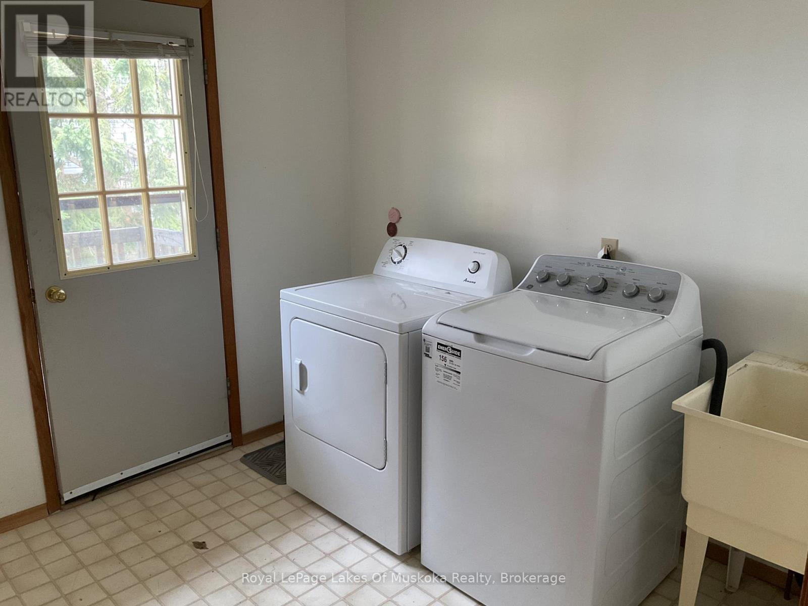












60 HANES ROAD

,
Huntsville (Chaffey),




Ontario
P1H1M3


