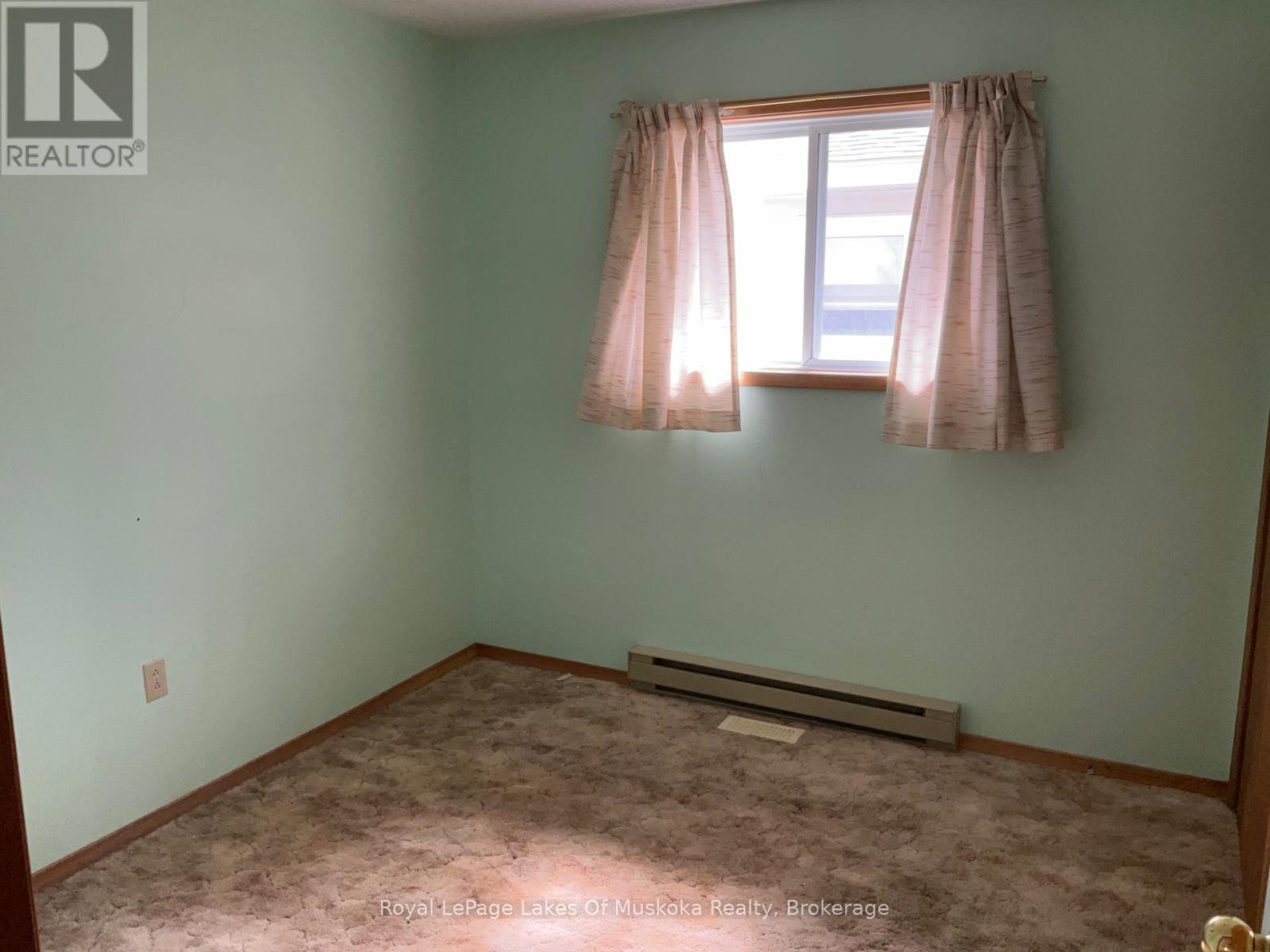 












60 HANES ROAD

,
Huntsville (Chaffey),




Ontario
P1H1M3

