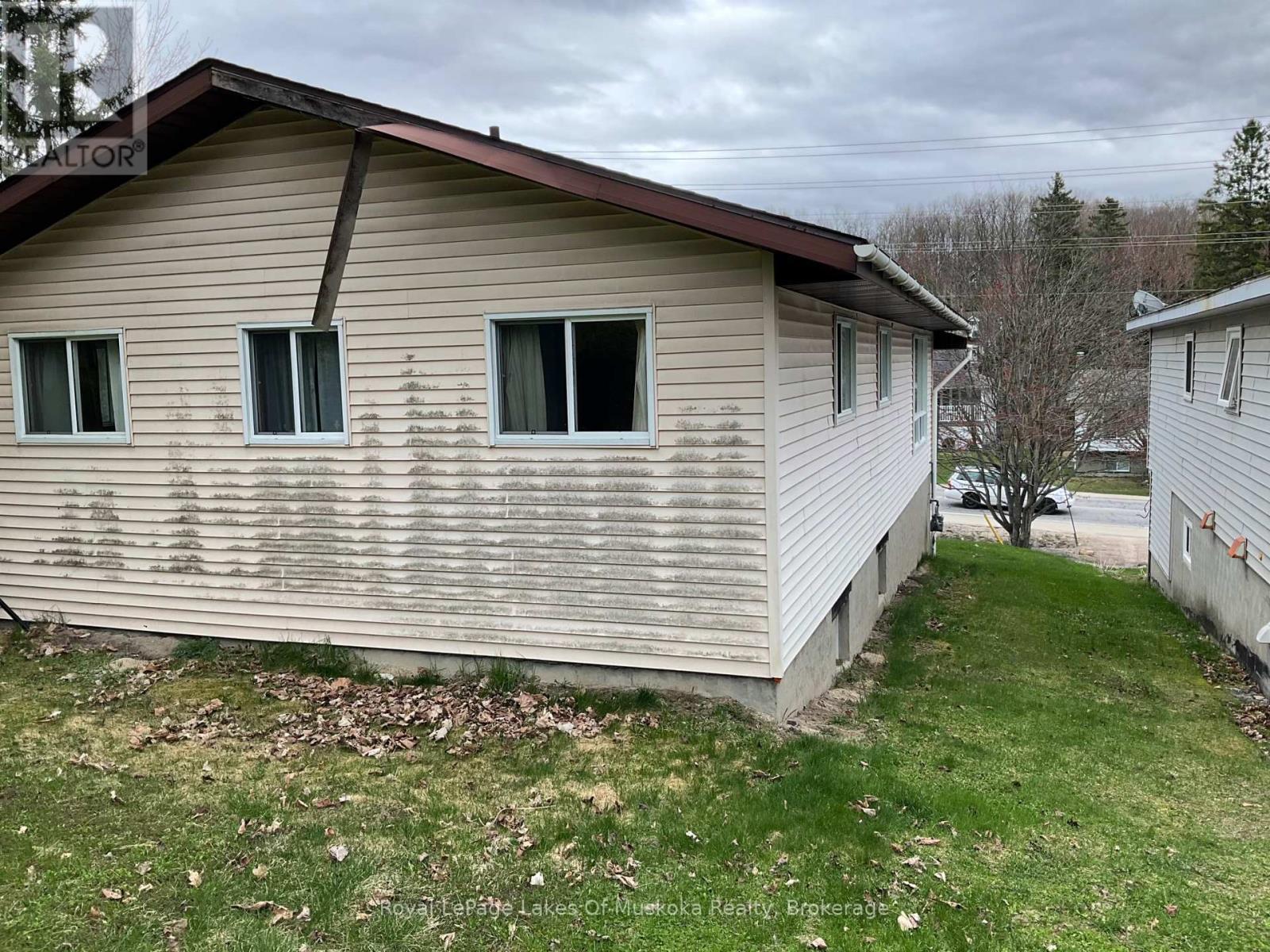 












60 HANES ROAD

,
Huntsville (Chaffey),




Ontario
P1H1M3

