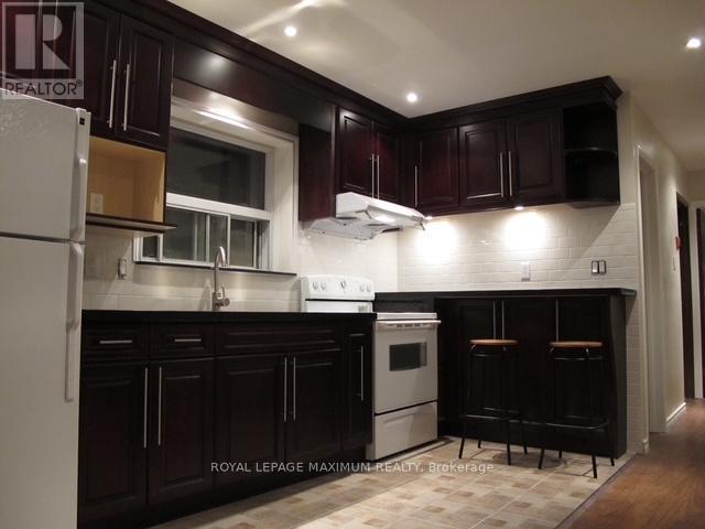 












1 - 198 MARKHAM STREET

,
Toronto,




Ontario
M6J2G6

