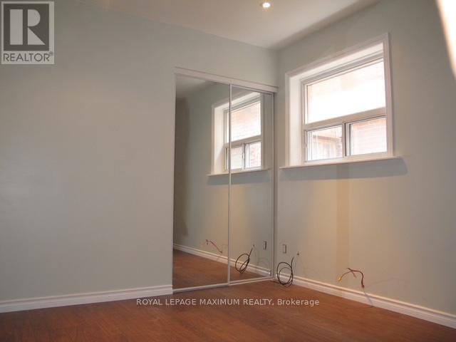 












1 - 198 MARKHAM STREET

,
Toronto,




Ontario
M6J2G6

