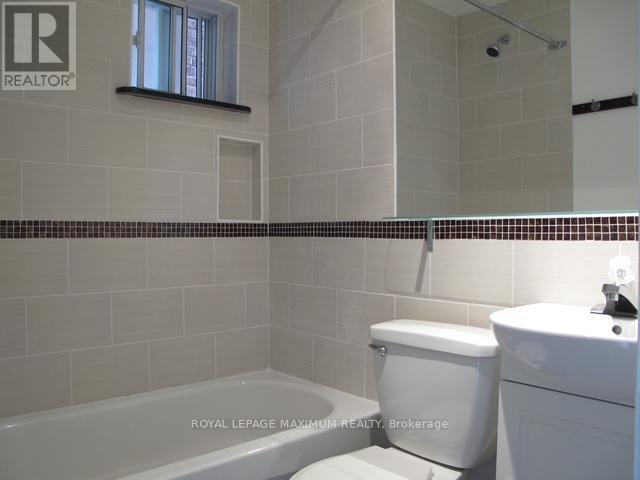 












1 - 198 MARKHAM STREET

,
Toronto,




Ontario
M6J2G6


