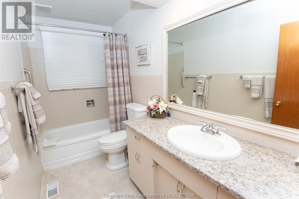 












483 SYDENHAM STREET

,
Dresden,




Ontario
N0P1M0

