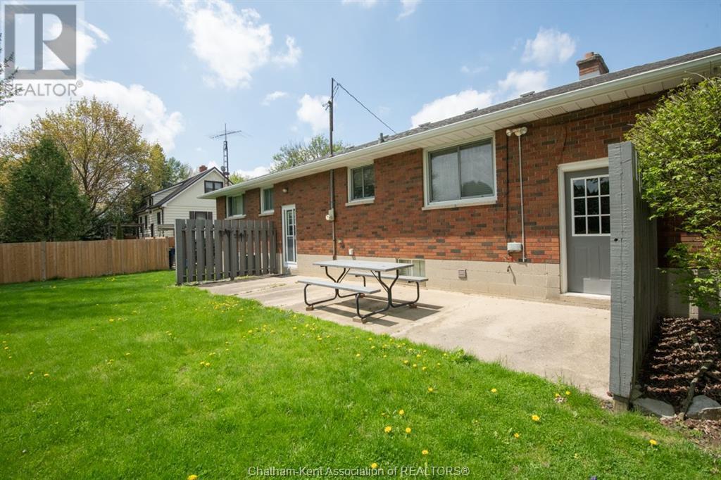 












483 SYDENHAM STREET

,
Dresden,




Ontario
N0P1M0

