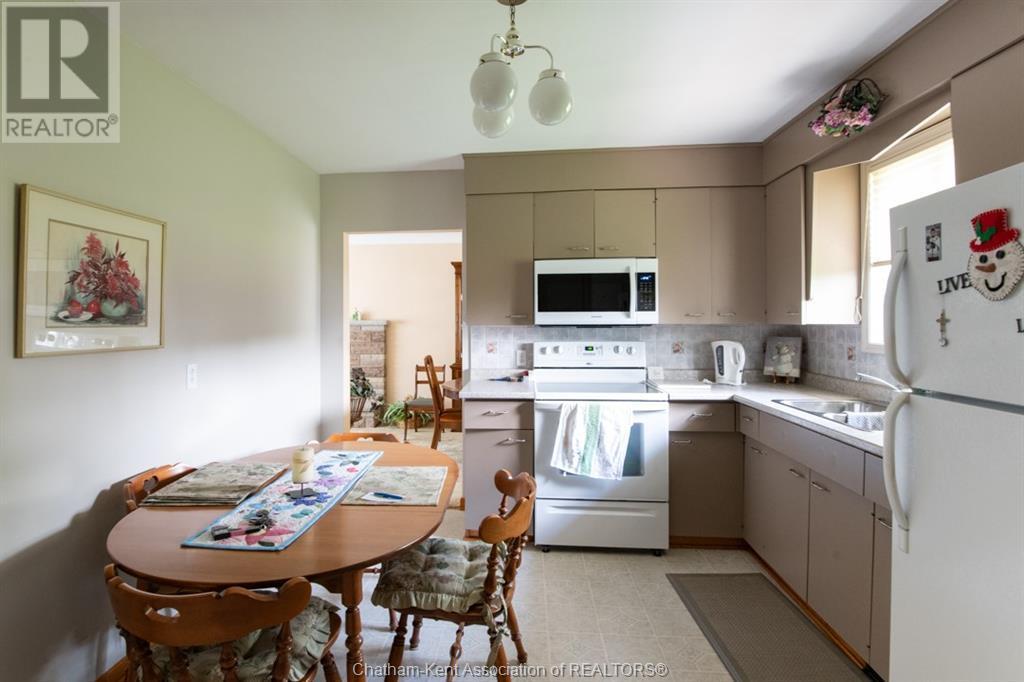 












483 SYDENHAM STREET

,
Dresden,




Ontario
N0P1M0

